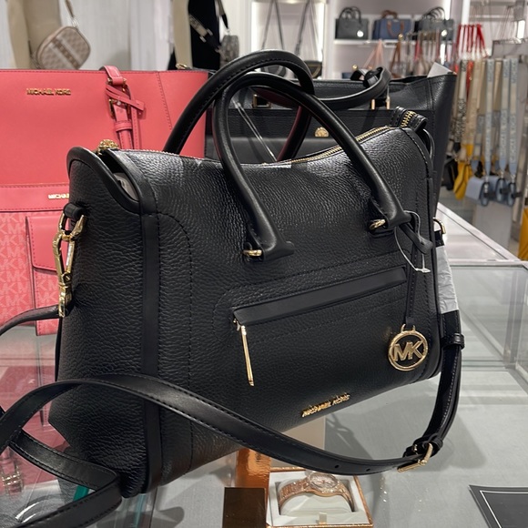 MICHAEL KORS
Carine Large Pebbled Leather Top Zip Satchel
Black
NWT - Picture 4 of 16